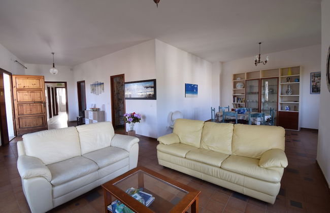 Family Apartment With Balcony In Budoni - Photo 9