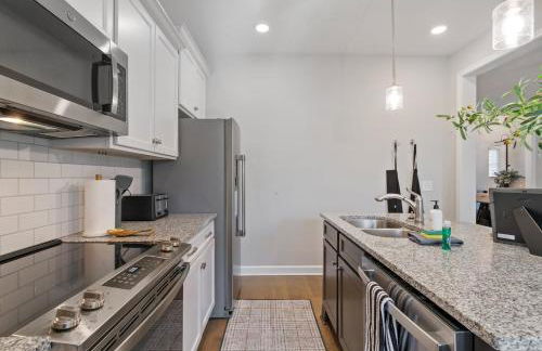 Cottage with 3 King Beds, 3 min to Marina, Fire Pit - Foto 75