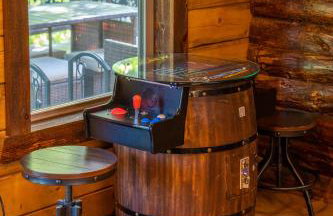 River Lodge Escape with Hot Tub - Foto 19