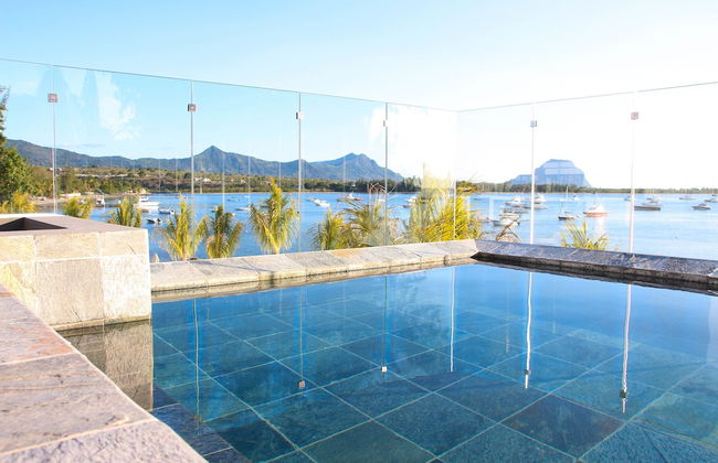 Latitude Luxury Seafront Apartments - Foto 41