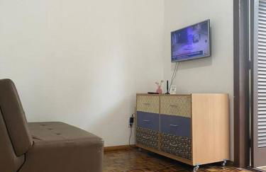 Apto inteiro, central, 1 quarto, bem equipado - Foto 9