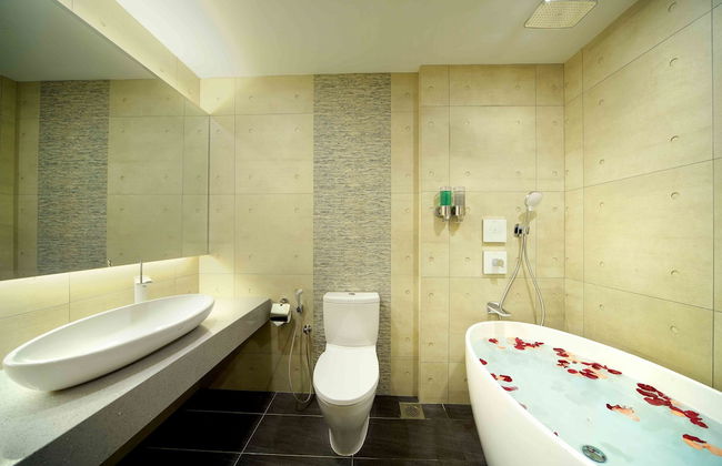 Orchard Grand Court - Photo 32