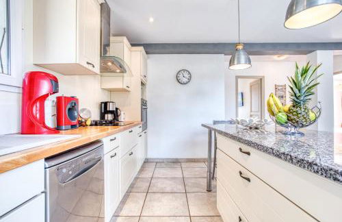 La Maison des Oliviers - Belle maison familiale avec Piscine - Foto 15