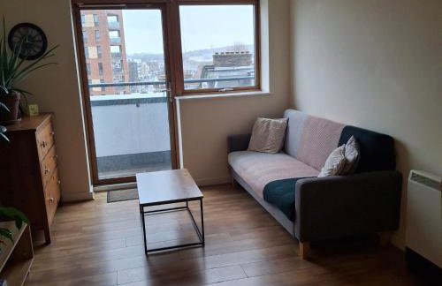 One bedroom with Great city views - Photo 2