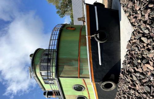 Experiment a Real Glamping Exterience at this Picturesque Boat in Bayfield, Wisconsin - Foto 8