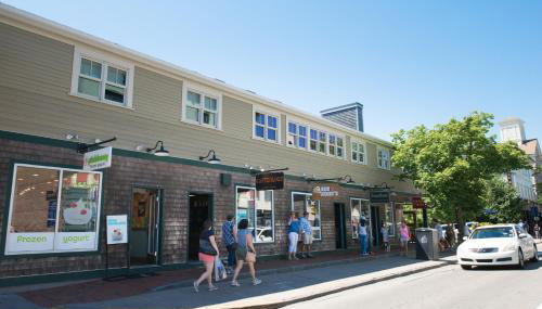 The Newport Lofts - 359 Thames Street - Photo 2