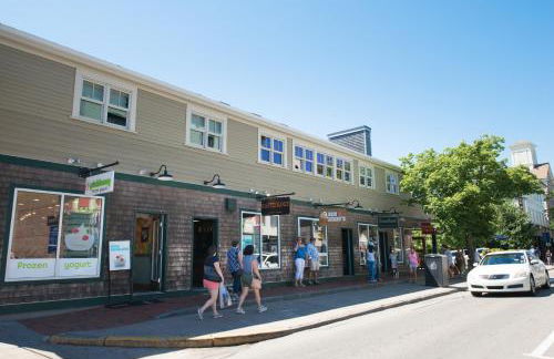 The Newport Lofts - 359 Thames Street - Photo 1