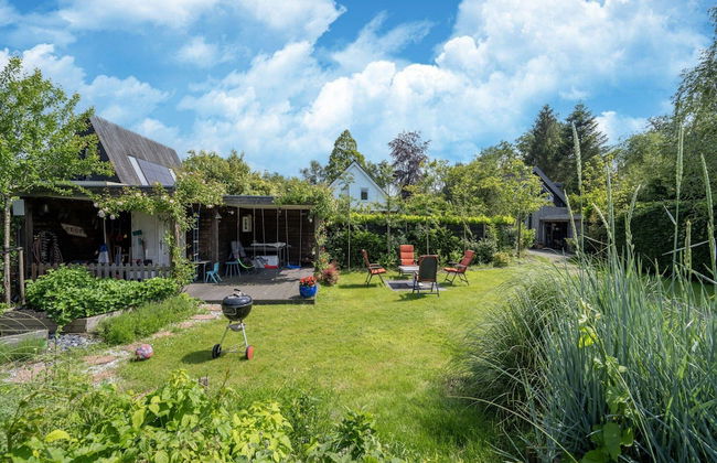Holiday Home With Bubble Bath - Photo 33