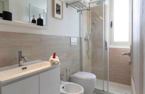 ROSSENA HOME tranquillo appartamento, con giardino, vicino al centro ed all'Ospedale Santa Maria Nuova SMN - Foto 9