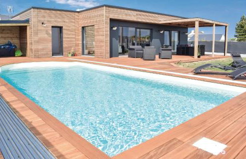 Gorgeous Home In Créances With Wifi - Foto 1