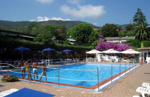 villetta bifamiliare Cherie con parco e piscina - Foto 13