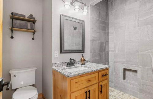 Luxury Lodge on 40 Private Acres • HUMM Sauna • Party Barn • - Foto 22