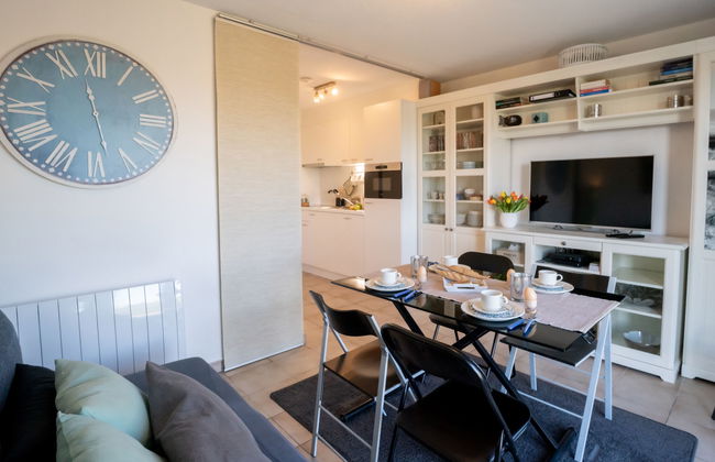 Giuliott with parking and shared pool - Photo 19