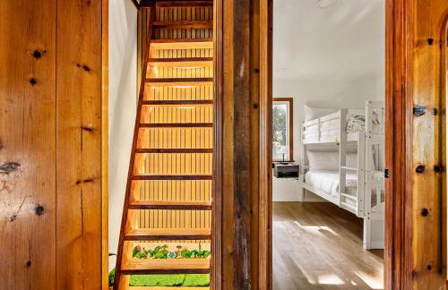 Cute Romantic Cabin With Hot Tub 5 Min from Lake - Foto 13