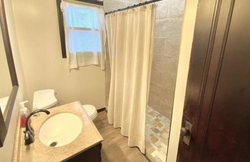 Comfy and Spacious 3 BR - Easy City Access - Foto 15