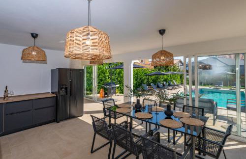 Villa Noa's Pool House, a modern and luxurious villa near the sea - Foto 47