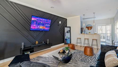 Fireside Double Kings Midtown Luxe Suite - Photo 4