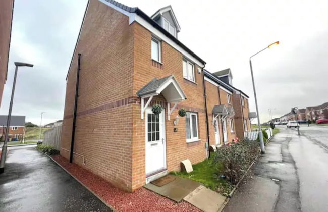 Charming 3 Bed Home in Stepps, Glasgow - Garden & Patio - Foto 60