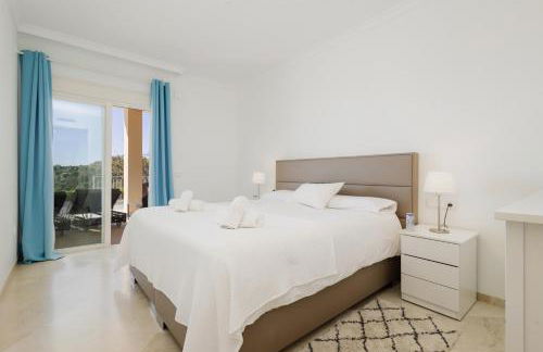 Private heatable infinity pool with sea views in La Mairena, Marbella - Foto 35