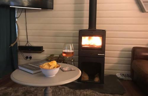 Rustic Secluded Hidden Gem At Rockhall - Photo 7