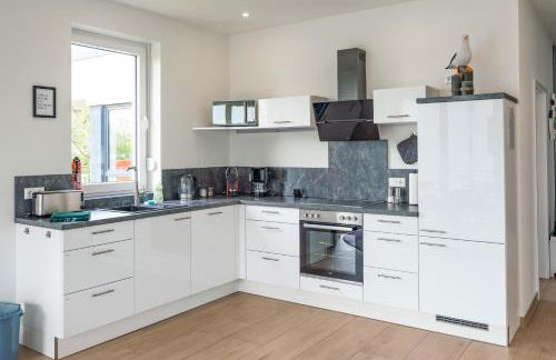 Sonnendeck Schwerin - Apartment mit Dachterrasse, Seeblick, Parkplatz, Fahrradschuppen, King-Size Bett - seenah relaxen - Foto 9