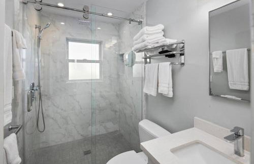 Newly Renovated 3BR Modern Apt in Heart of Ocean Beach - Foto 17