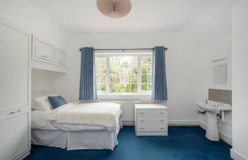 5 Bed Home with Private Parking - 25 Mins To Central London - Foto 37
