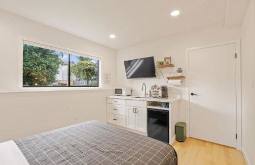 Spacious Modern Retreat w Game Room and Yard - Foto 53