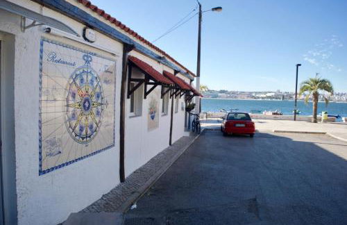 Fisherman's House - a boat ride from Lisbon - Photo 31