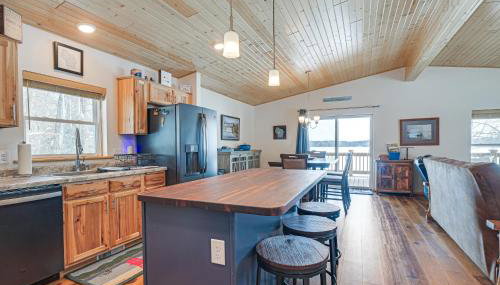 Game Room and Dock Lakefront Park Falls Getaway - Foto 2