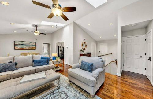 Waterfront Lake House Ideal Dock for Boats, Swimming, Fishing - Foto 36