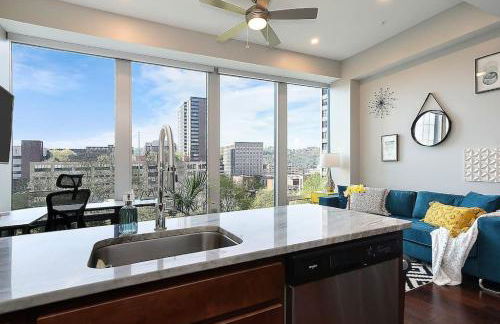 HostWise Stays - The Washington at Chatham - Free Parking, Great Views, Across from PPG Arena - Foto 10