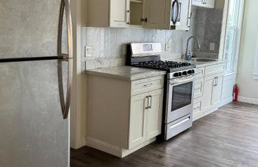 Amazing, Sunny, and Spacious! Steps to Campus! - Photo 17