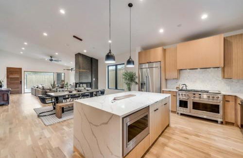 Mod Squad - Photo 48