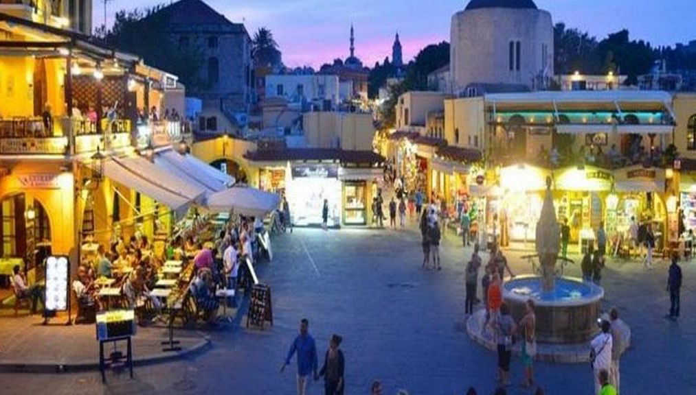 Excursión nocturna por la ciudad de Rhodes con cena - desde el norte de Rhodes - Foto 1
