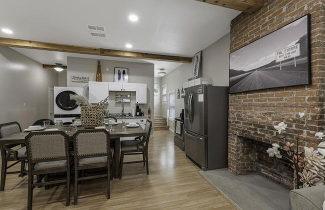 Stockyards- 4min Pet Friendly 3BR Luxe Gem - Foto 16