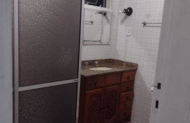 Apartamento amplo 10 mim da praia - Foto 4