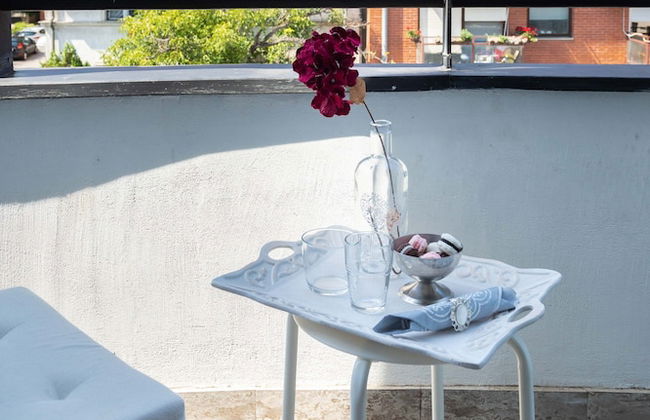 Cozy and Bright Studio Near City Center - Photo 12