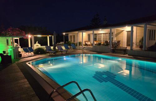 Elia Apartment Garden Oasis With Pool Astros - Photo 2