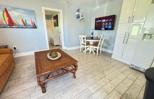 Sand Dollar Updated Kitchen Washer Dryer On River 1 Mile to Beach Sleeps 4 - Foto 5