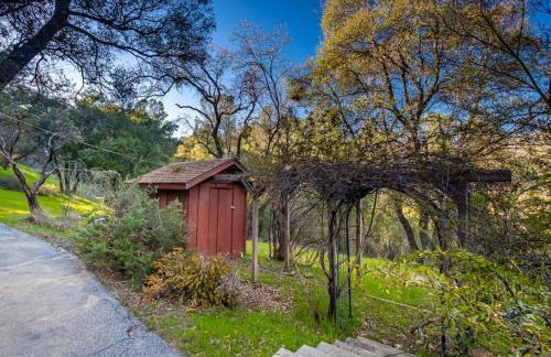 Sierra Vista by Willowbend Creek and waterfalls, Sleeps 16, with Hot tub, Play Yard, Arcade - Foto 38