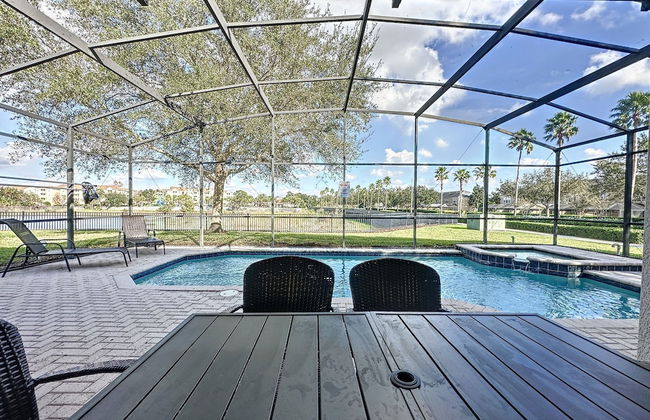 This Amazing 6 Bedroom Property With a Lake View - Foto 48