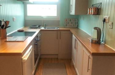 2 bed chalet beaches nearby - Foto 10