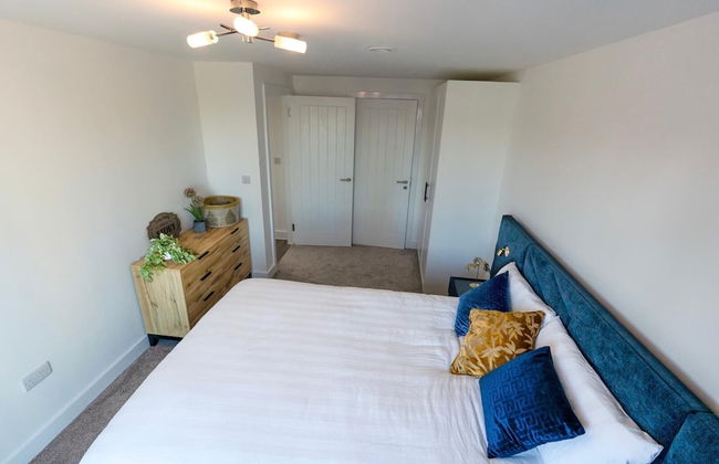 Luxe I Penthouse I Balcony I City Views I Parking I Liverpool City Center I - Photo 5