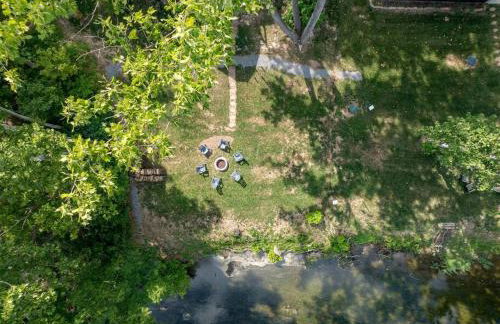 Riverside Oasis with Stunning Views, Cozy Firepit! - Photo 61