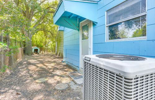 12 Mi to Lake Access Port Arthur Apt with Yard - Photo 21