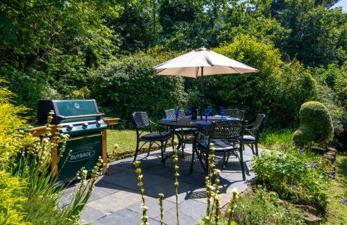 Putsborough Manor 3 Self Catering Cottages with Beach a short walk, dog friendly all year, On site Tennis, Play Area, Paddock, Spa baths, BBQ, Private Gardens, Superfast WIFI - Photo 59