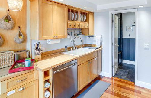 Waterfront Clear Lake Home with Game Room and Deck! - Foto 13