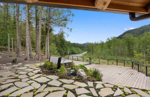 Riverside Retreat - Photo 59