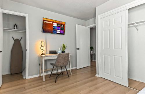 Stylish & Comfy Downtown Gem Irving Parking - Foto 22